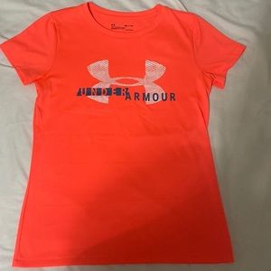 Under Armour Coral Colored Small T-Shirt